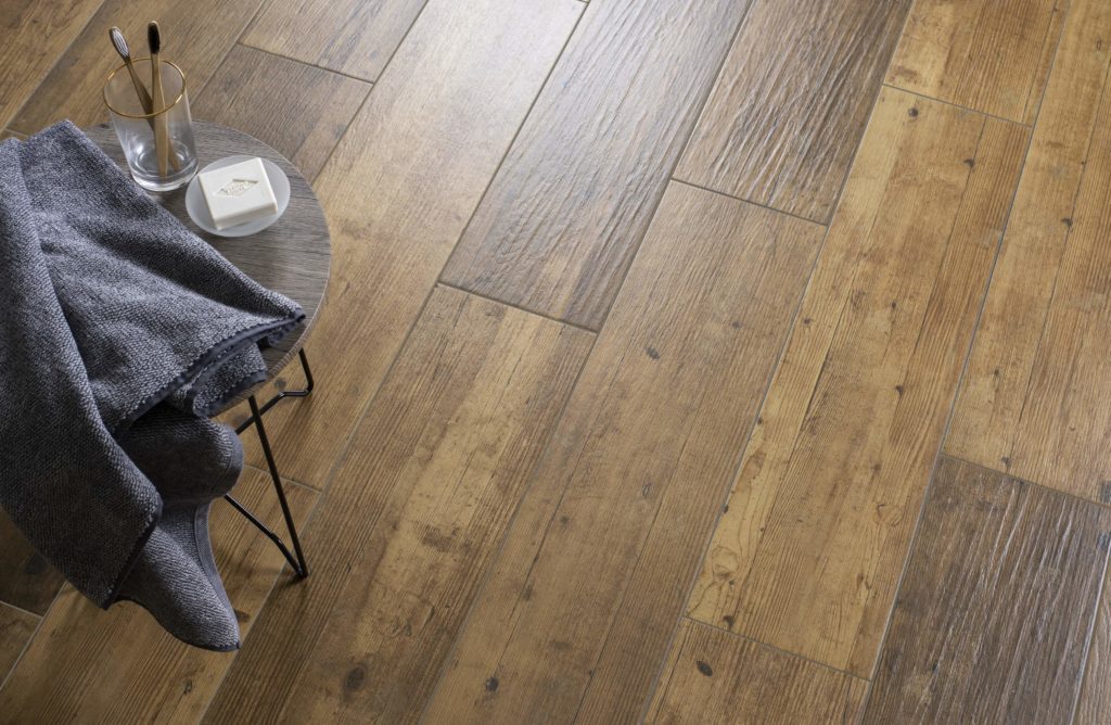 Laminate flooring with underfloor heating