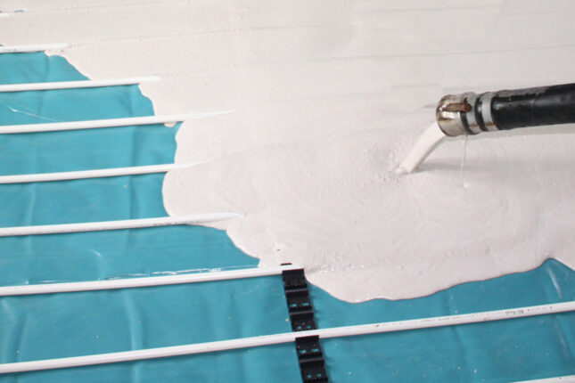 Liquid screed underfloor heating